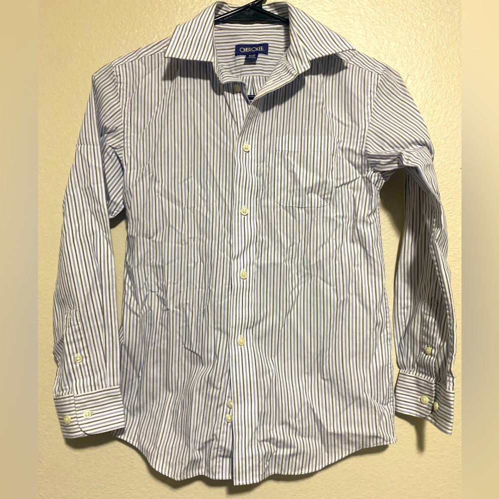 💰2/$10 Used Boys Cherokee long sleeve button up- size 8/10